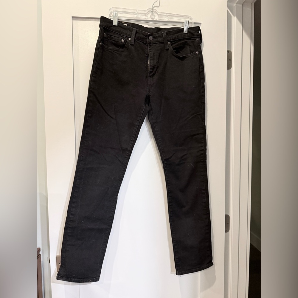 Levi's Women’s Black Slim Straight Jeans